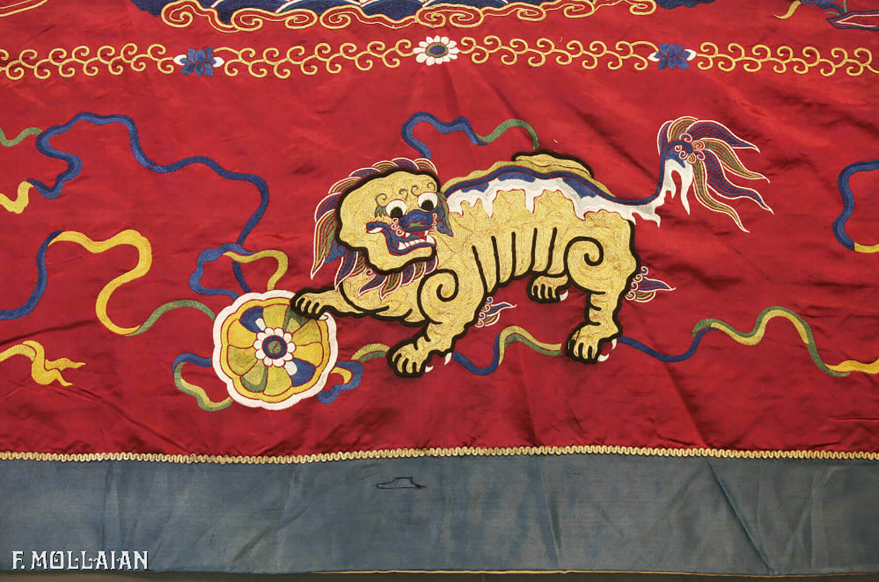 Chinese Imperial Signed Antique Silk and Metal Thread Embroidery (Immortals and Fu Dog) n°:856474